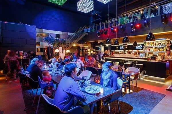 Nahe der deutsch-niederlaendischen Grenze in Enschede befindet sich das italienische Restaurant Fellini