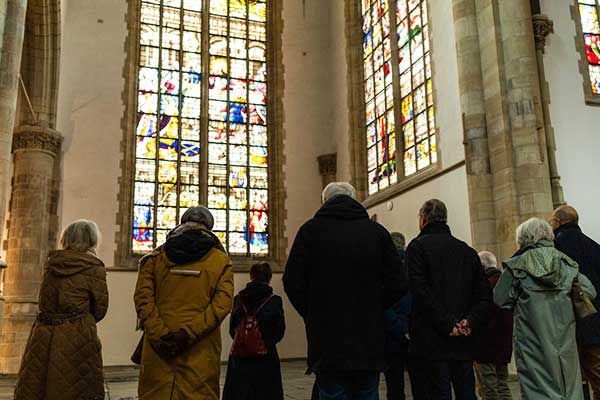 Besuch und Fuehrungen in der Sint-Jan Gouda Niederlande