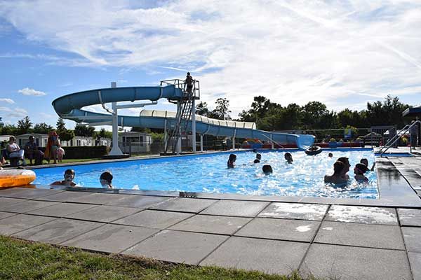 Campingplatz mit Hallenbad und Freibad in Zeeland Niederlande
