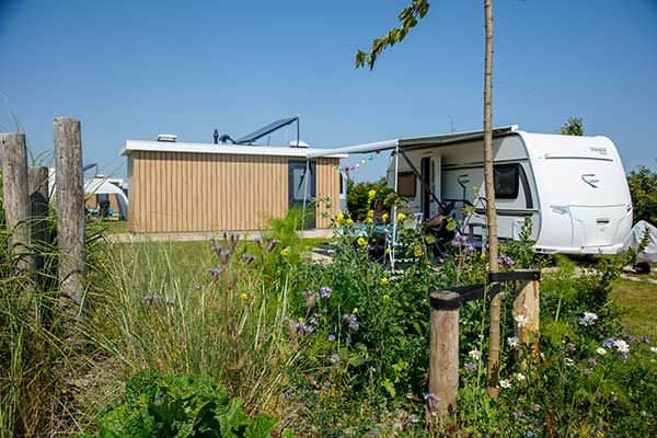 Campingplatz Zeeland mit Privatsanitaer auf dem Stellplatz