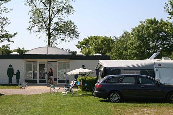 Moderne Sanitäranlagen Campingplatz Niederlande