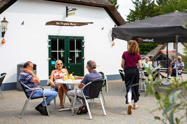 Restaurant mit Terasse Ferienpark in den Niederlanden