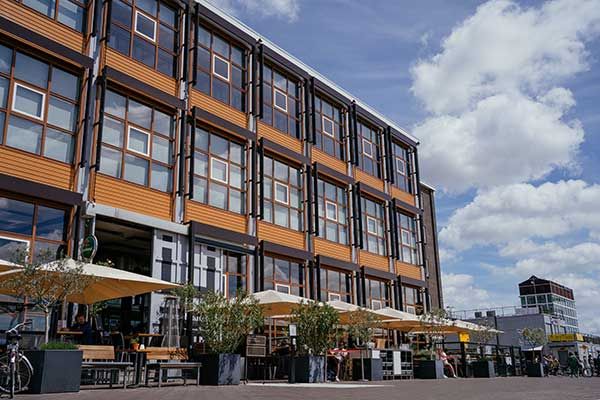 Restaurant am Wasser in Amsterdam