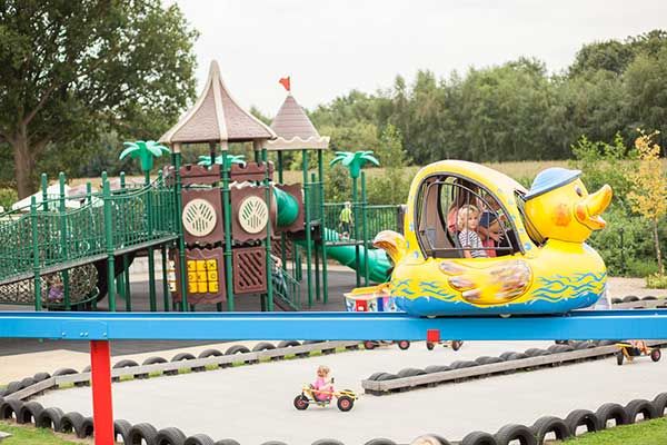 Spielplatz mit Shuttlebahn in den Niederlanden