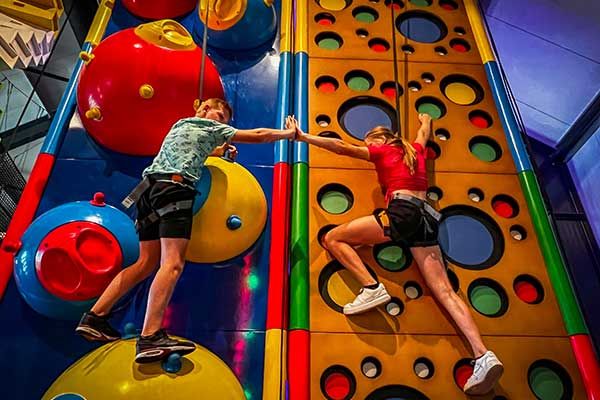 Camping mit Kletterwand in den Niederlanden